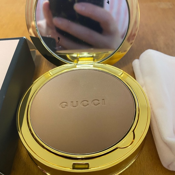 Gucci Mattifying Natural Beauty Setting Powder, shade: 13 - Picture 4 of 5